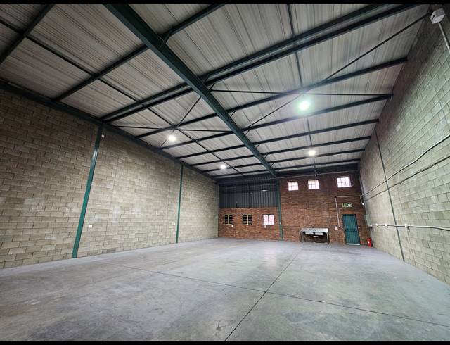 332M² WAREHOUSE TO LET IN LINBRO PARK